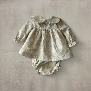 Vestido manga larga y braguita a juego. Angelitos y flores