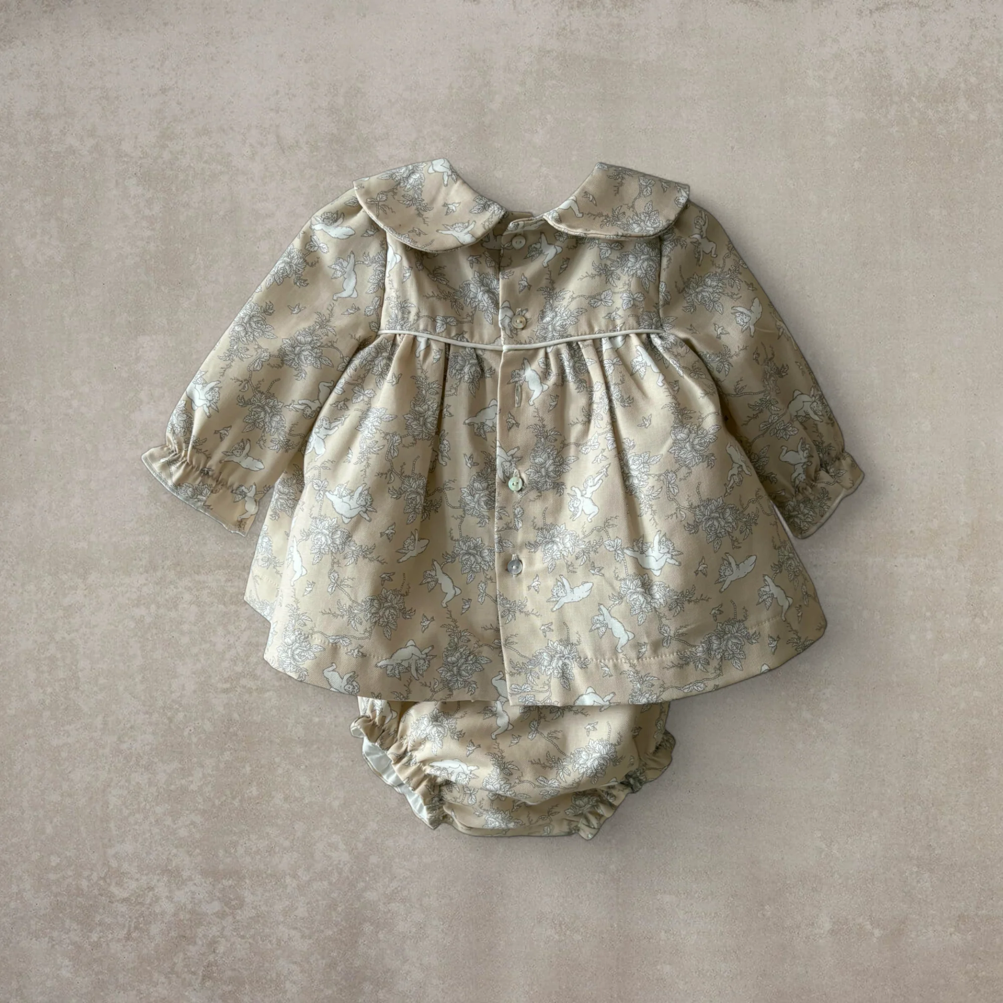 Vestido manga larga y braguita a juego. Angelitos y flores - Imagen 3