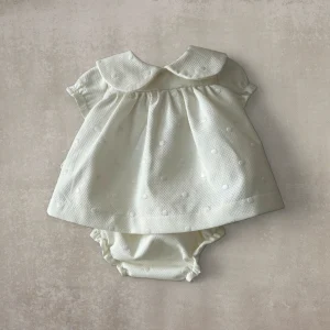 Vestido corto y braguita a juego. Beige con motas