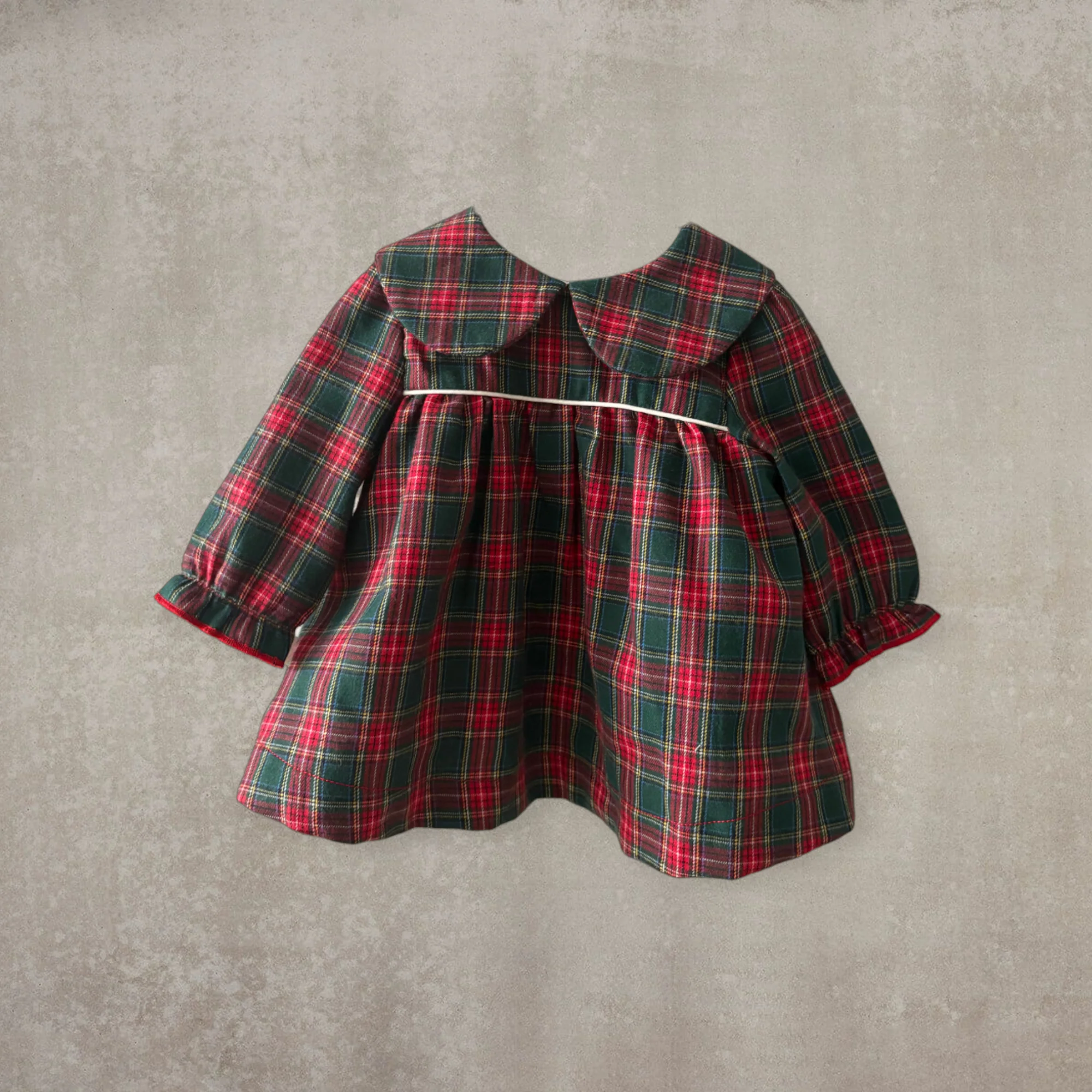 Vestido manga larga y braguita a juego. Cuadritos verdes y rojos