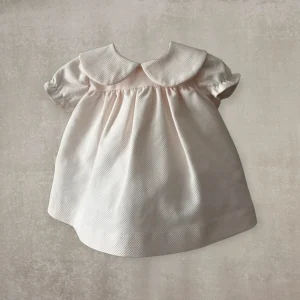 Vestido corto y braguita a juego. Rosa